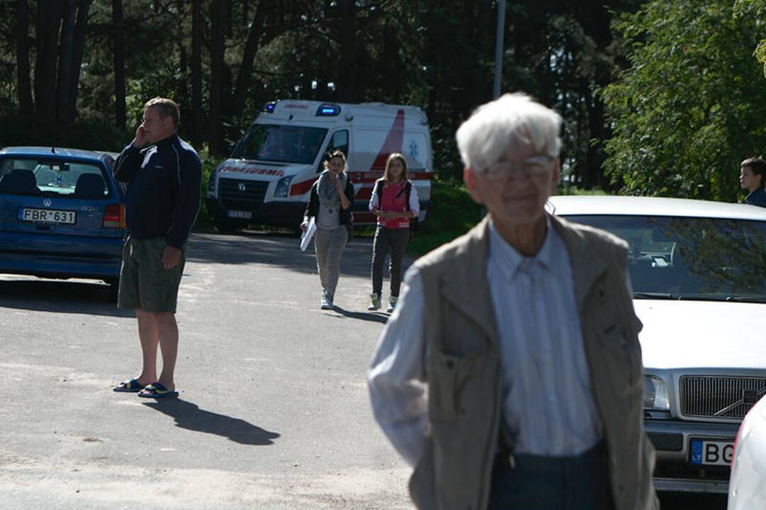 Aktorius namo atsivežė sprogmenį ir iškvietė policiją