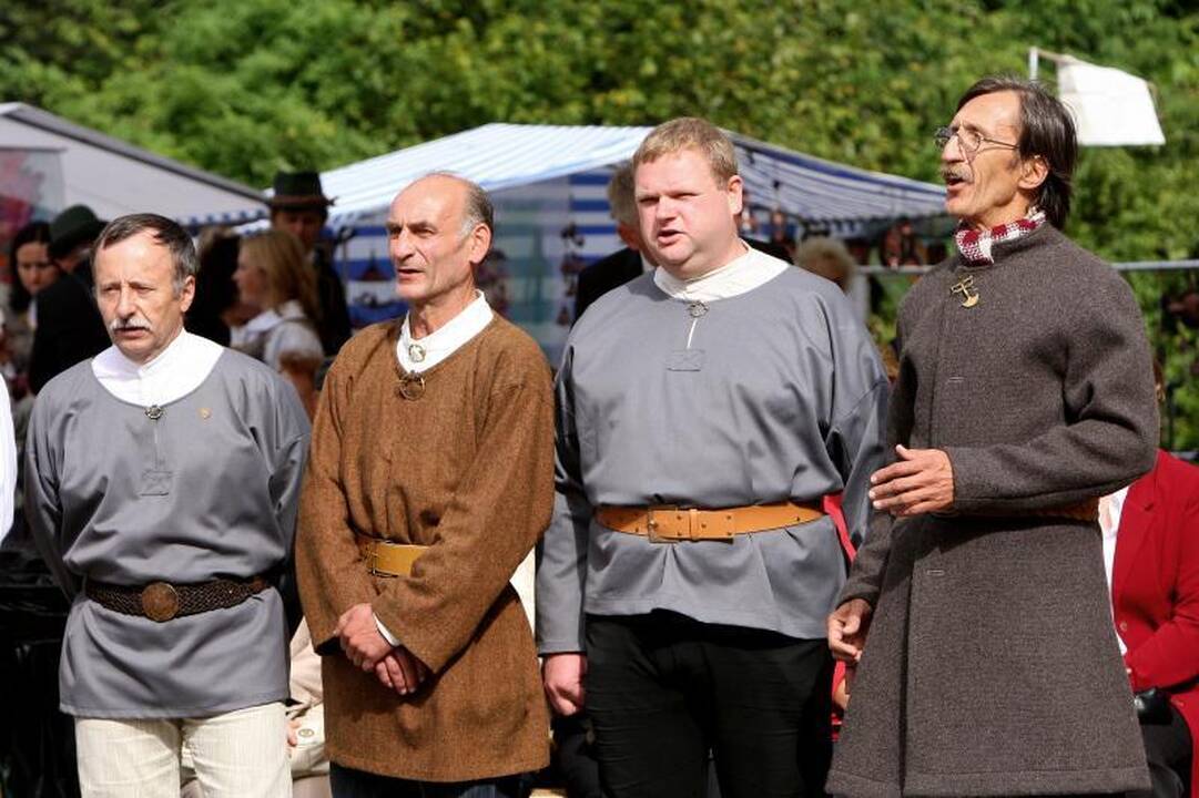 Šventė Raudondvaryje – nuo obuolio iki bebro uodegos