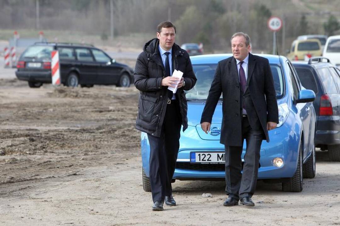 Kelininkai miesto vadovams: versimės per galvą, bet tiltą baigsim