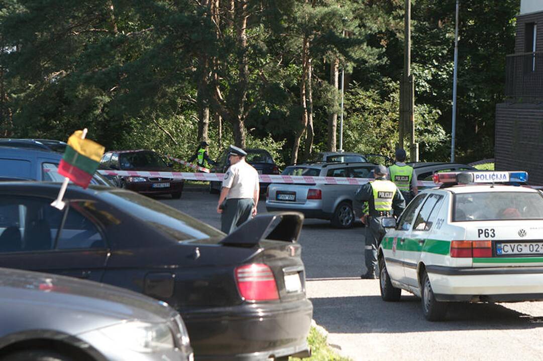 Aktorius namo atsivežė sprogmenį ir iškvietė policiją
