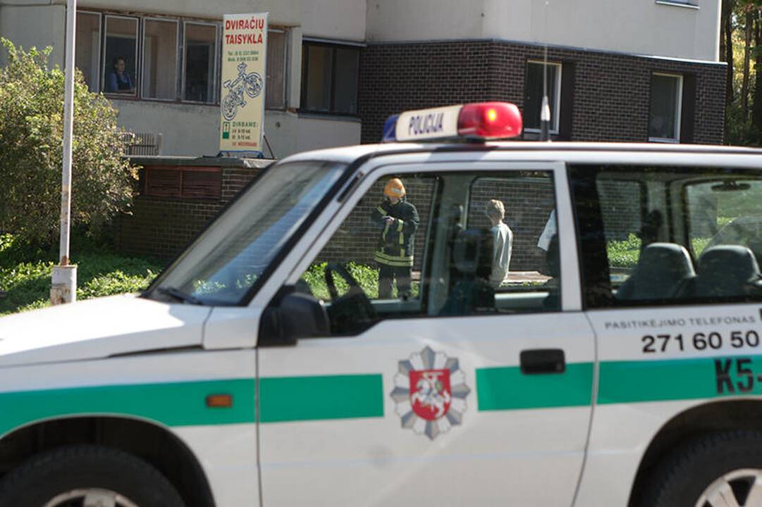 Aktorius namo atsivežė sprogmenį ir iškvietė policiją