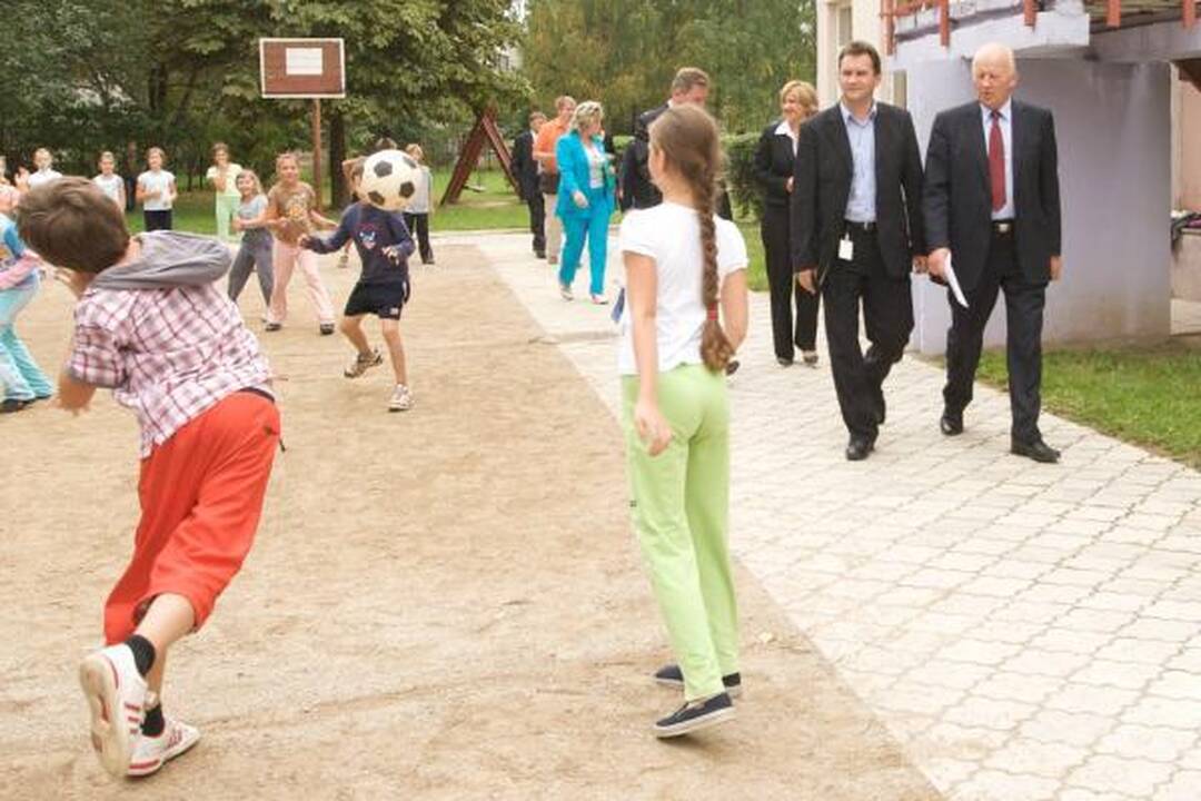 Vilniaus meras ragavo mokyklinių pietų