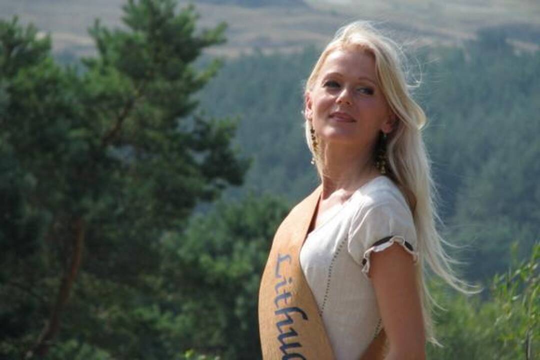 Nidoje lankėsi „Misis Visata 2010“ dalyvės