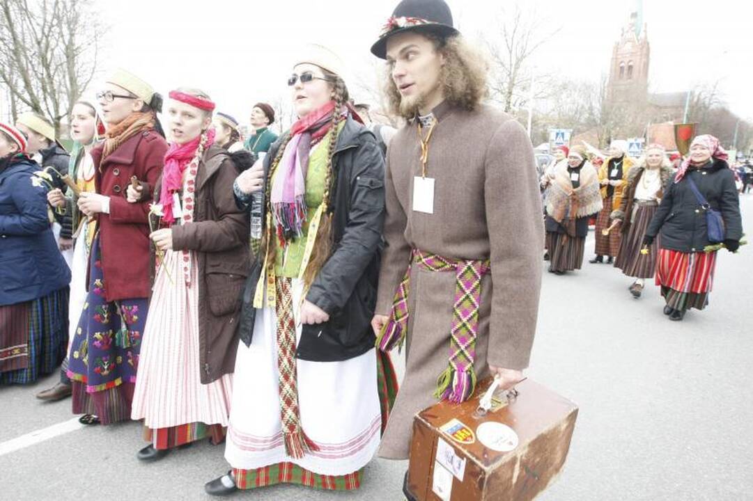 Palangoje į Jurginių linksmybes įsuko folkloro ansambliai