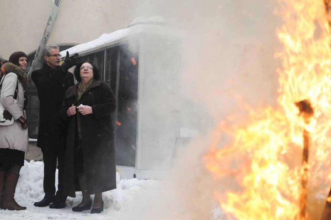 Būsimi žurnalistai prie knygų links centriniuose VU rūmuose