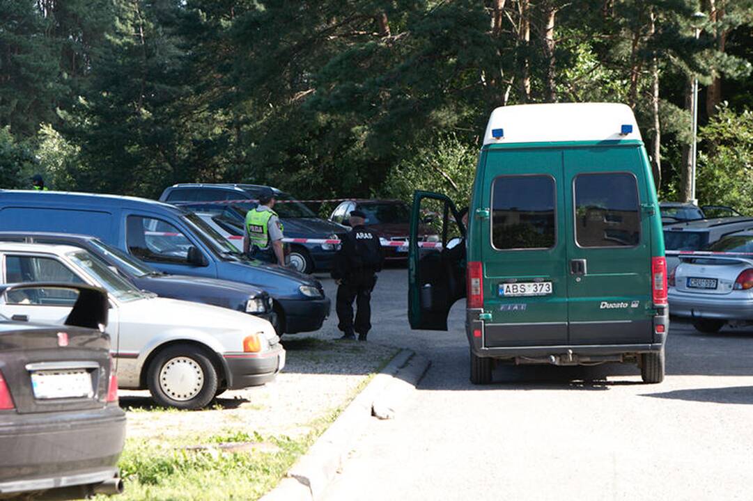 Aktorius namo atsivežė sprogmenį ir iškvietė policiją