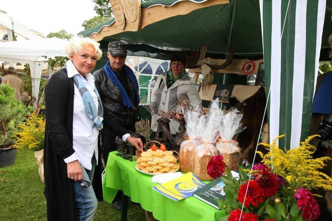 Šventė Raudondvaryje – nuo obuolio iki bebro uodegos