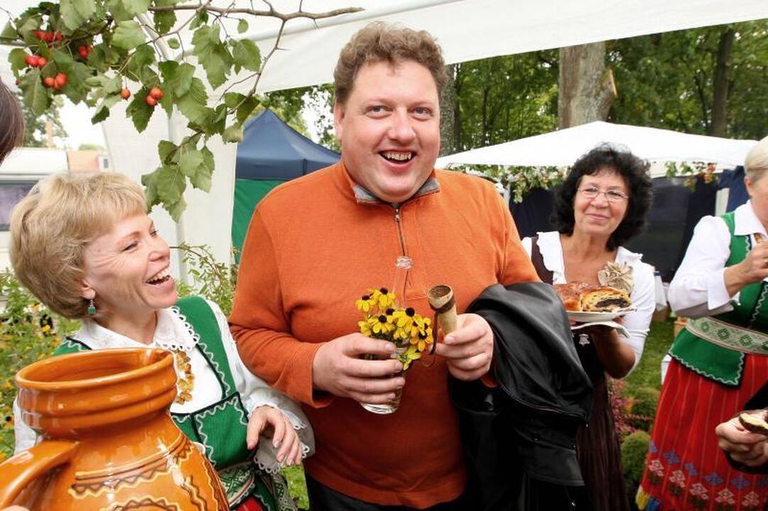 Šventė Raudondvaryje – nuo obuolio iki bebro uodegos