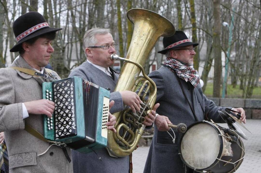 Palangoje į Jurginių linksmybes įsuko folkloro ansambliai