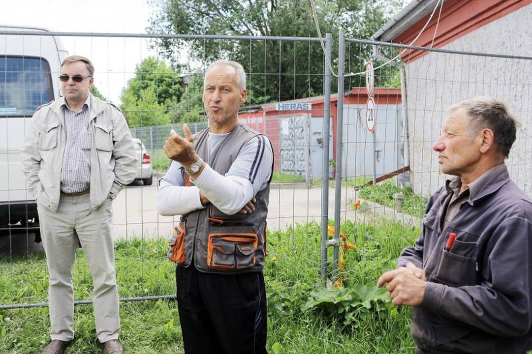 Dviračių take – atlyginimų nesulaukiančių darbininkų streikas