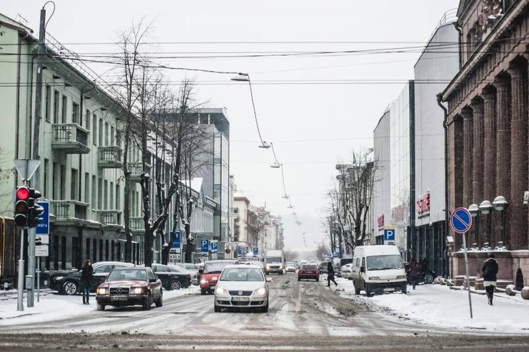 Valdininkas: nėra prasmės valyti gatvių, kai sninga!