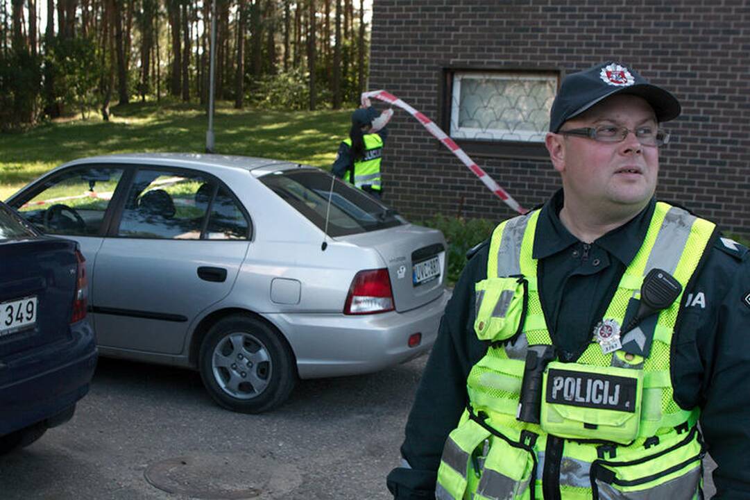 Aktorius namo atsivežė sprogmenį ir iškvietė policiją