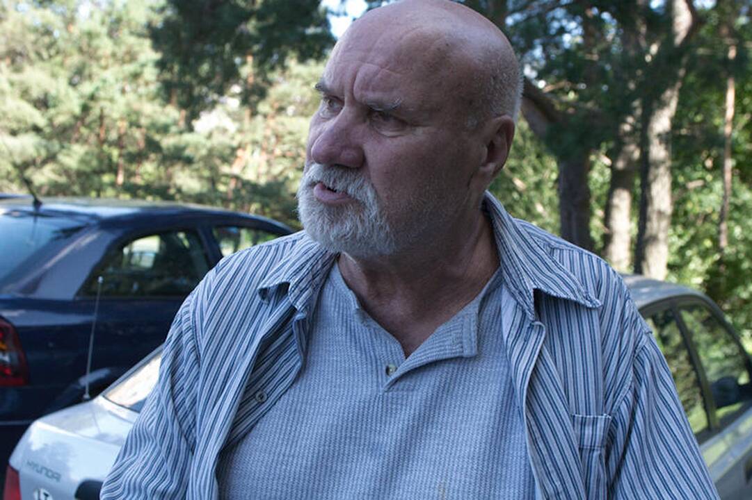 Aktorius namo atsivežė sprogmenį ir iškvietė policiją