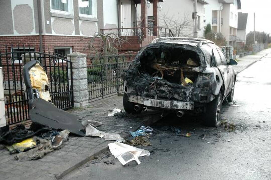 Klaipėdoje užgesintas automobilis