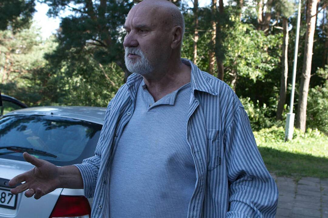 Aktorius namo atsivežė sprogmenį ir iškvietė policiją
