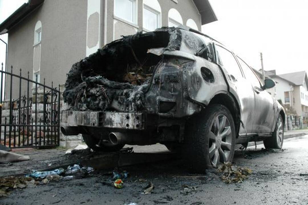 Klaipėdoje užgesintas automobilis