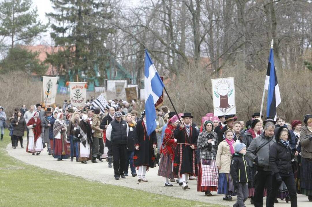 Palangoje į Jurginių linksmybes įsuko folkloro ansambliai