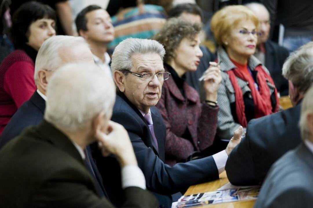 Istorinį krepšininkų triumfą minėjo ir V.Adamkus, ir LTOK prezidentė