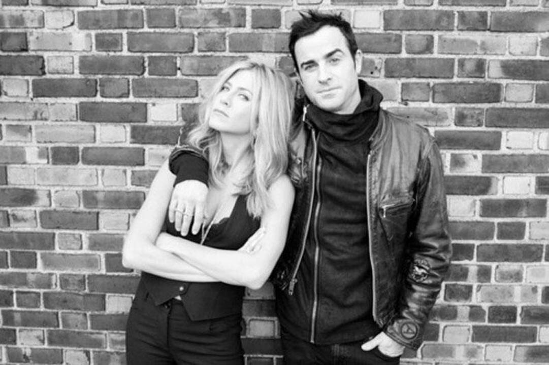 J.Aniston ir J.Theroux pozavo romantiškoje fotosesijoje