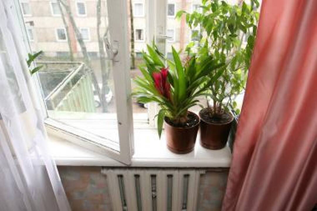 Į trečiame aukšte esantį butą vagys pateko per balkoną