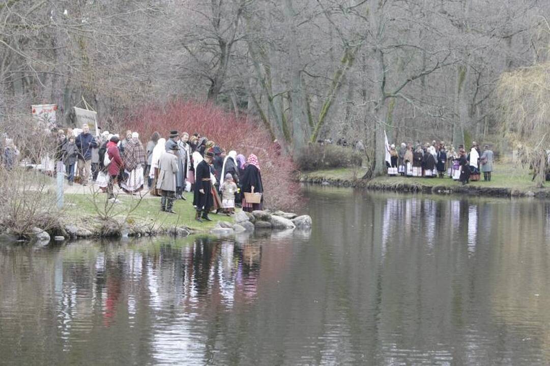 Palangoje į Jurginių linksmybes įsuko folkloro ansambliai