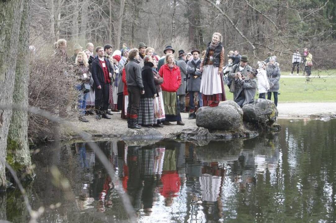 Palangoje į Jurginių linksmybes įsuko folkloro ansambliai
