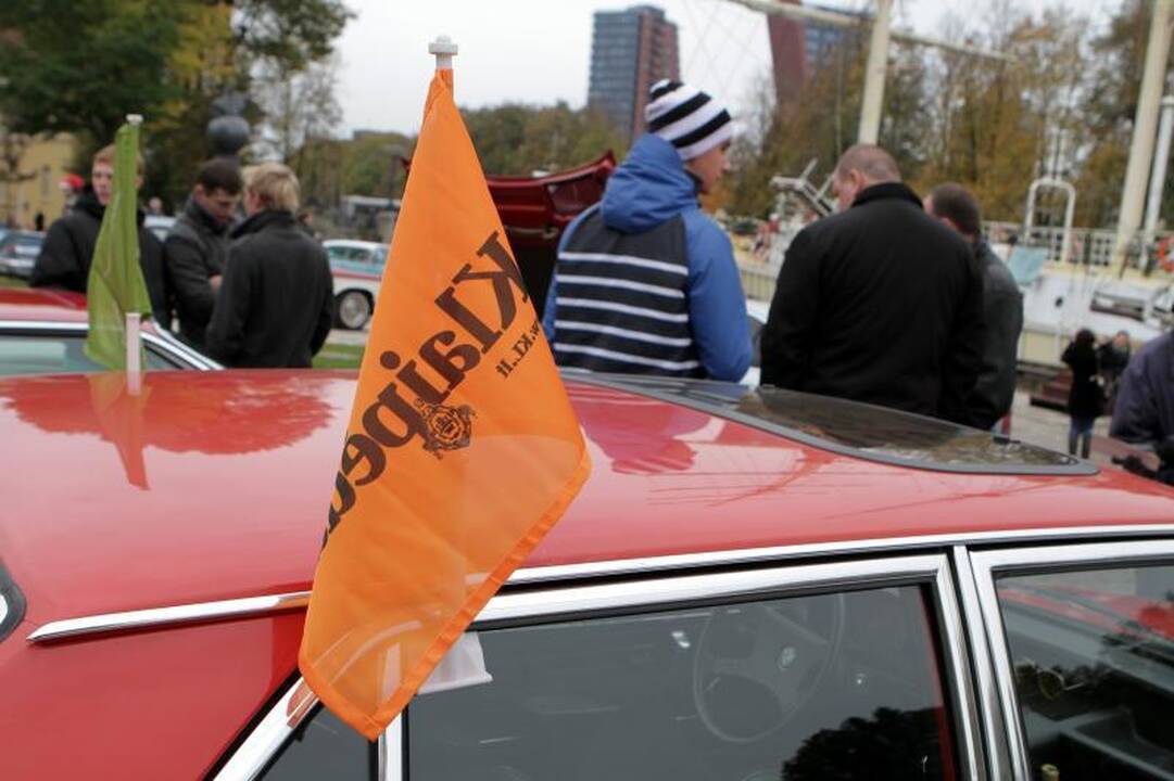 Klaipėdos senamiestyje – senovinių automobilių paradas
