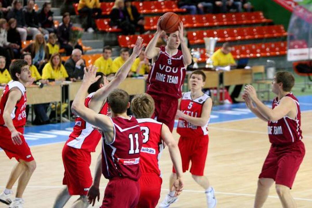 VDU krepšininkai apgynė LSKL čempionų vardus