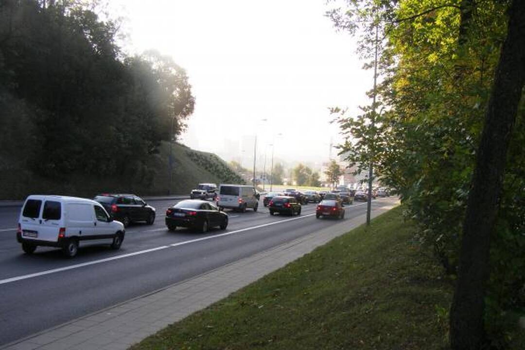 Greičio matuoklių aklumas skatina sostinės vairuotojų chuliganizmą 