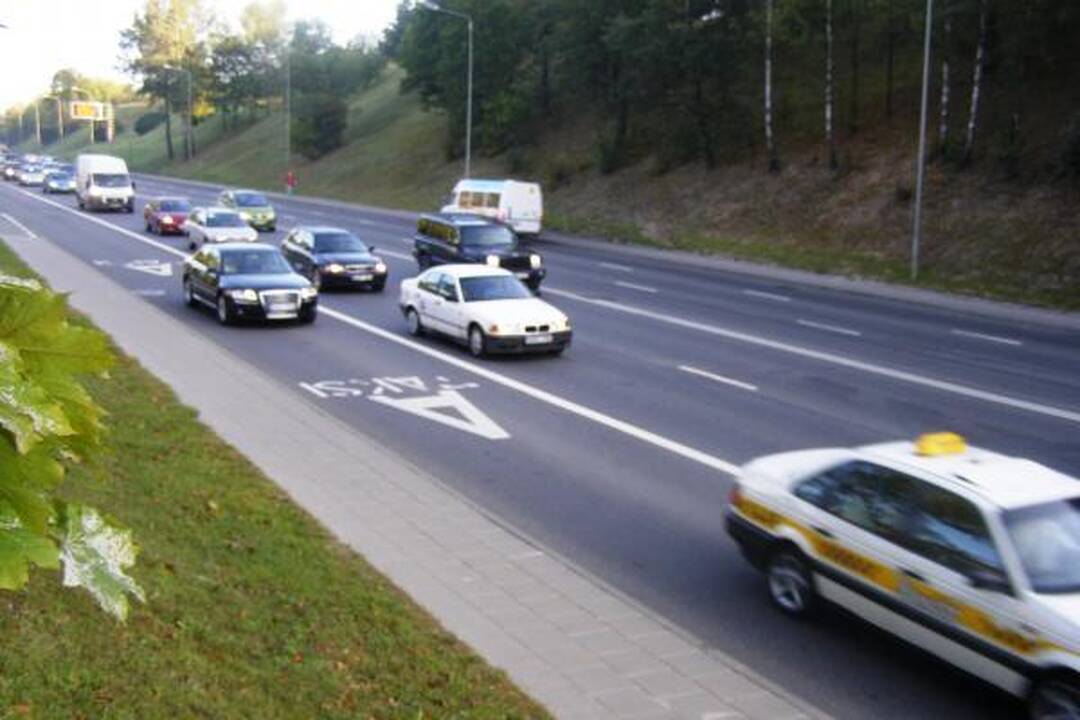 Greičio matuoklių aklumas skatina sostinės vairuotojų chuliganizmą 