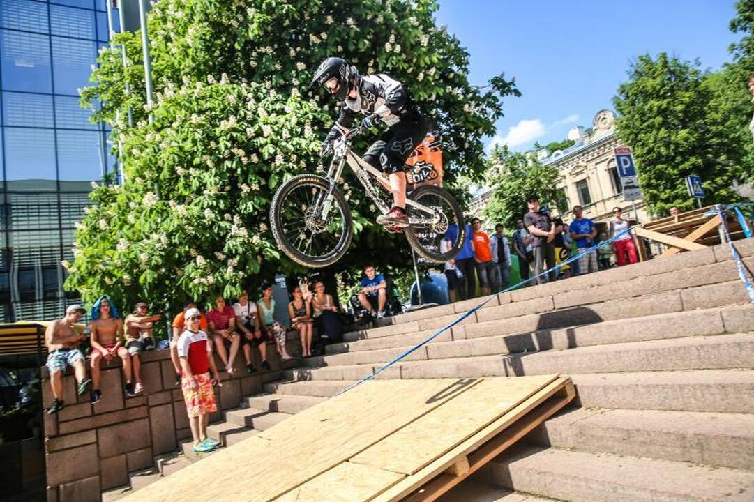 Vienybės  aikštėje šėlo   ekstremalai   