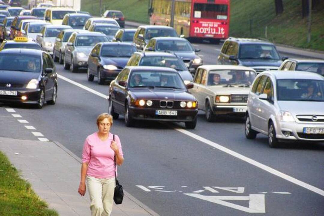 Greičio matuoklių aklumas skatina sostinės vairuotojų chuliganizmą 