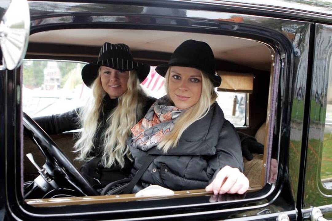 Klaipėdos senamiestyje – senovinių automobilių paradas