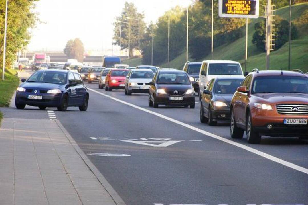 Greičio matuoklių aklumas skatina sostinės vairuotojų chuliganizmą 