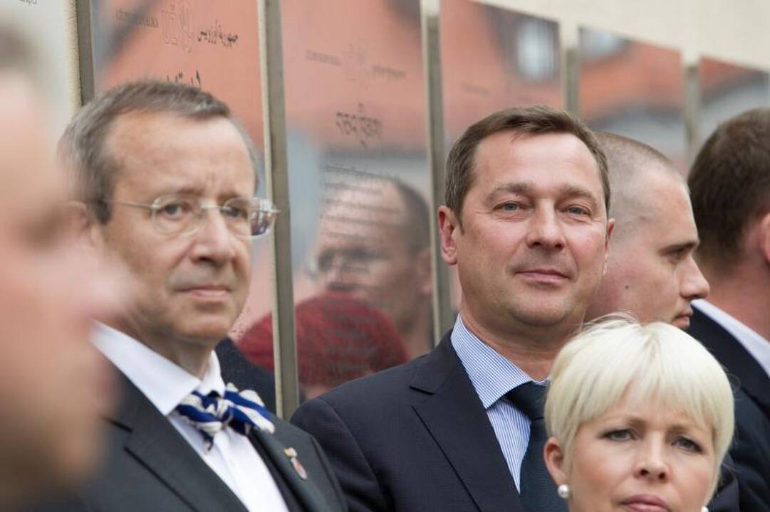 Užupyje iškilmingai atidengta Konstitucija estų kalba