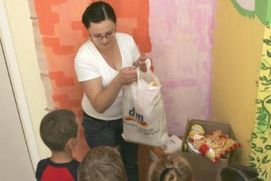 Sunkmetis: blogėjant gyvenimo sąlygoms dvigubai daugiau žmonių išdrįsta prašyti paramos maisto paketais.