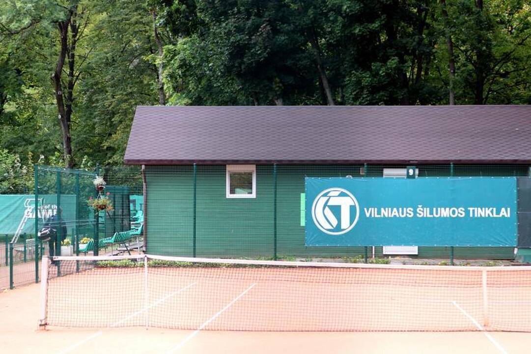 Plakatai su logotipu nėra įmonės reklama?
