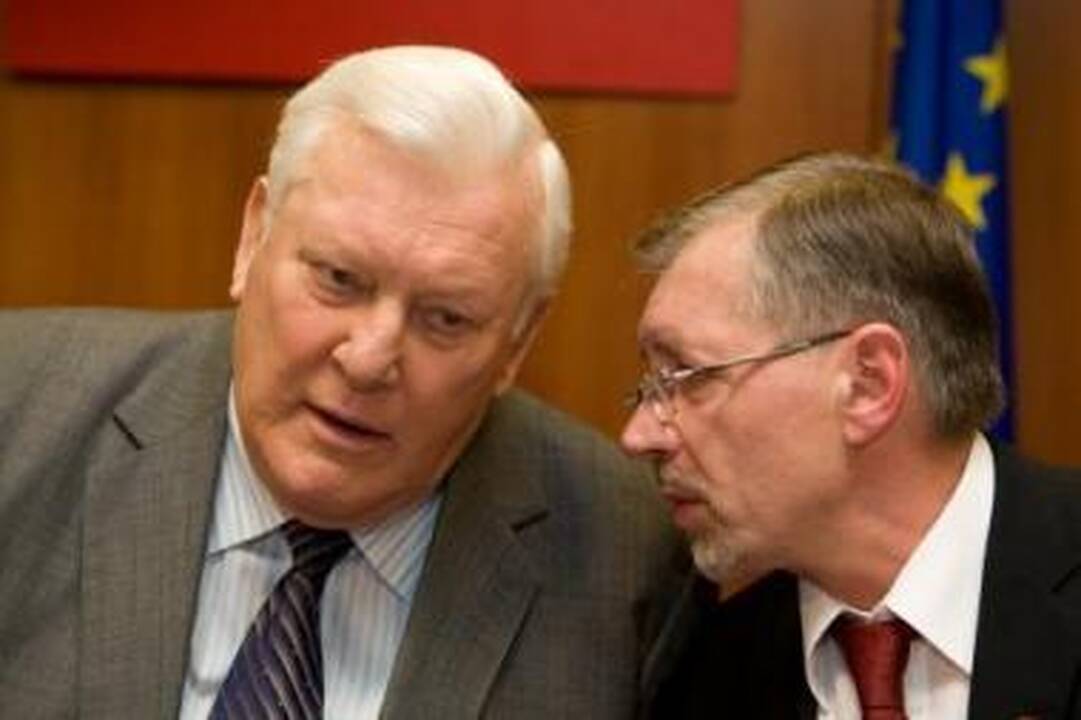 Dešinieji erzina A.Brazauską