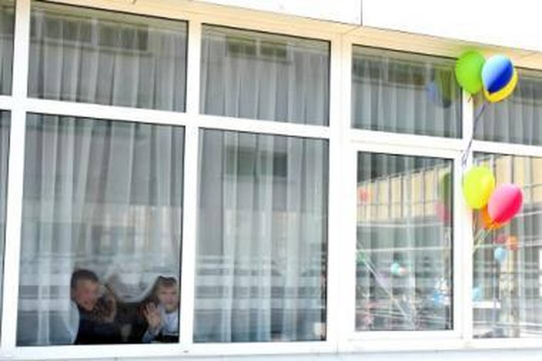 Pasekmė: retais atvejais, kai globėjai atsisako globotiniui skirtų maistpinigių, lėšos pervedamos į vaiko sąskaitą.