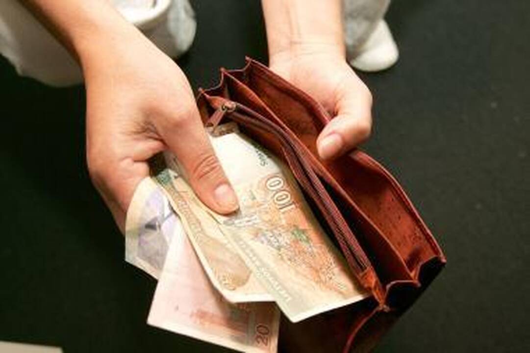 Pajamos: TVF siūlo apmokestinti ir pensijas, tačiau mažas išmokas gaunantiems pensininkams būtų taikomas nulinis tarifas.