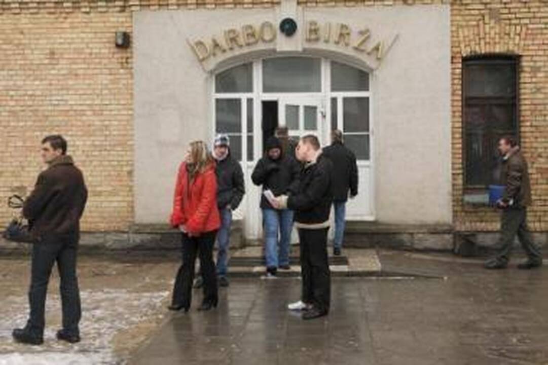 Darbo birža pradangina pinigus