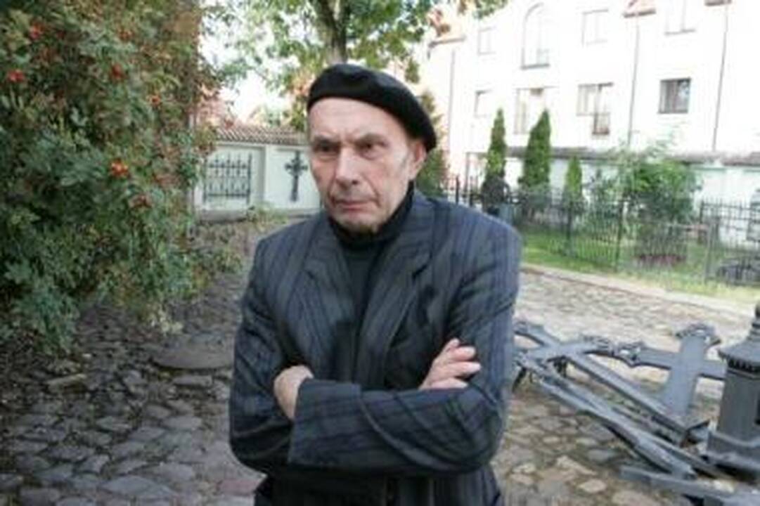 Dionyzas Varkalis.