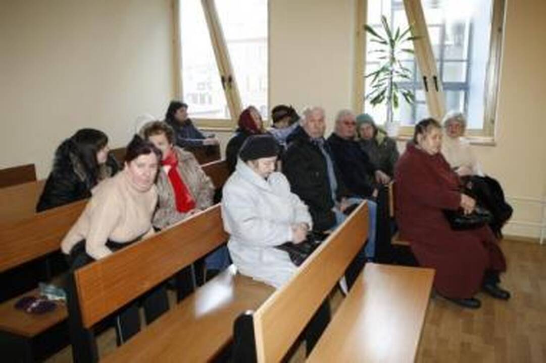 Nusivylimas: bendrijos „Upė“ gyventojai tikėjosi, kad atgaus permokėtus ir bendrijos valdybos nariams kaip papildomą atlygį išmokėtus pinigus.