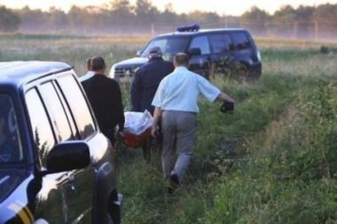 Mįslės: birželio 30-osios naktį, kai buvo nušautas J.Klymantas, pasieniečių veiksmus stebėjo dar viena tarnyba. Tyrėjai prakalbo ir apie versiją, kad toje vietoje galėjo vykti...