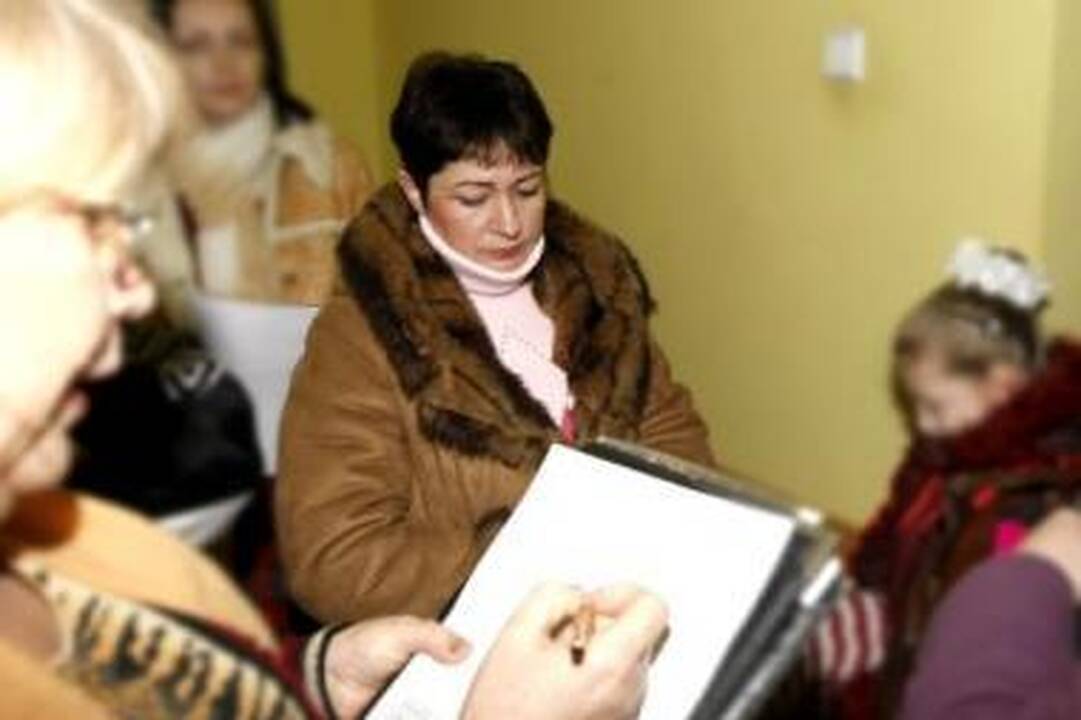 Tyrimai: sūnaus marinimu badu kaltinama I.Rojienė pasiryžusi net prašyti vaiko kūno ekshumacijos.