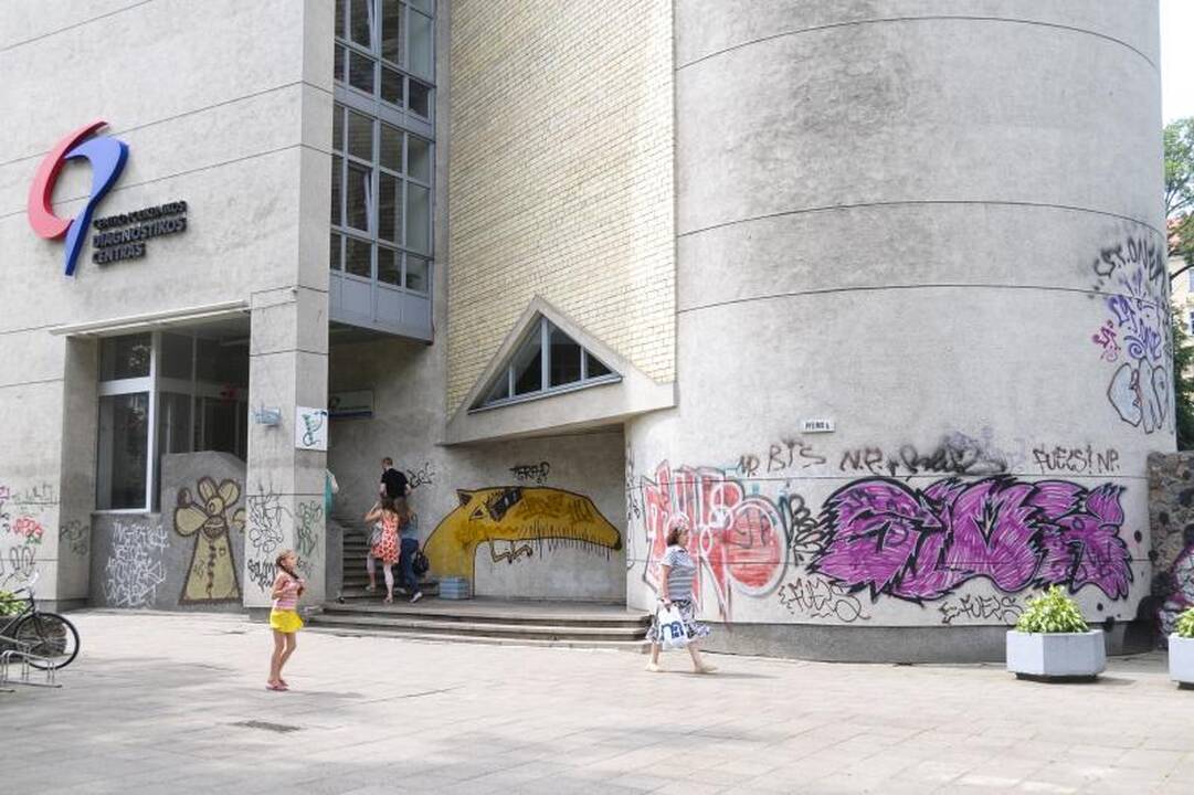 Pastatų savininkai privalo uždažyti tepliones, kitaip mokės baudas