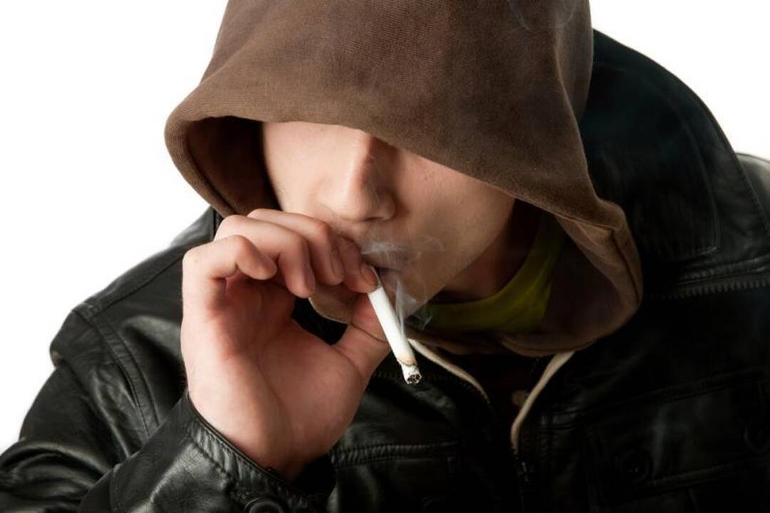 Kaune rūkaliams darosi ankšta: nerūkymo zonų daugės