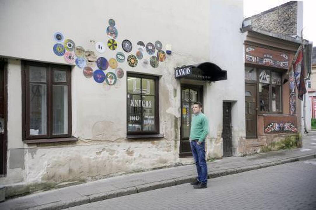 Kompaktinėms plokštelėms – dinozaurų likimas?
