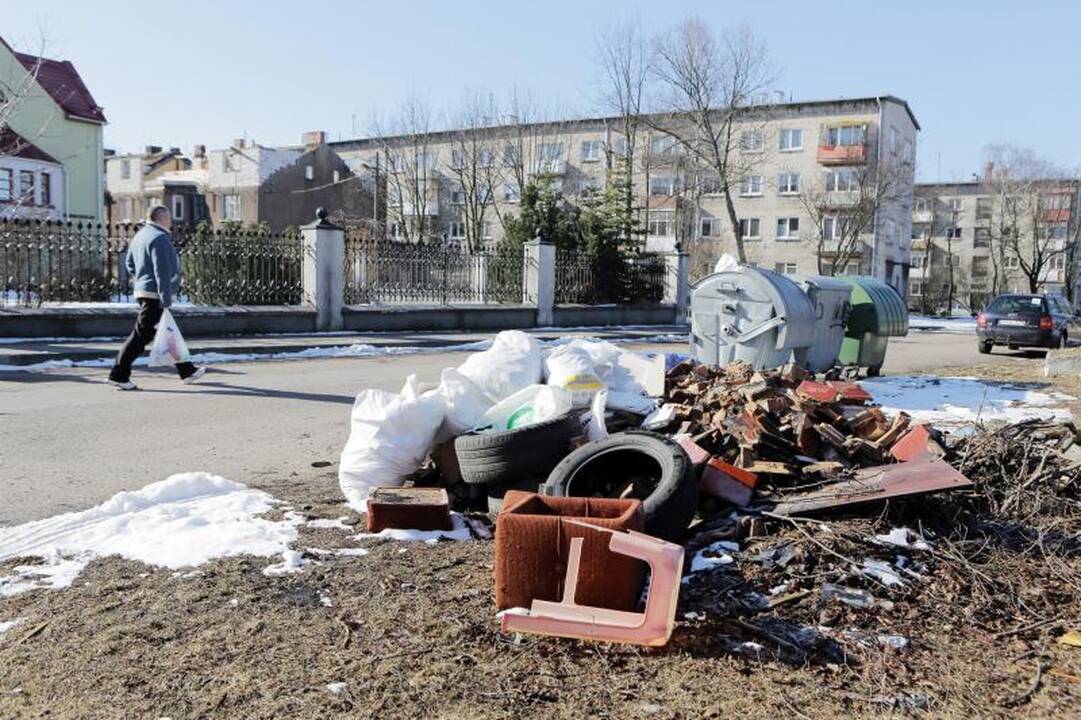 Prie buvusių kapinių Vitės kvartale – sąvartynas