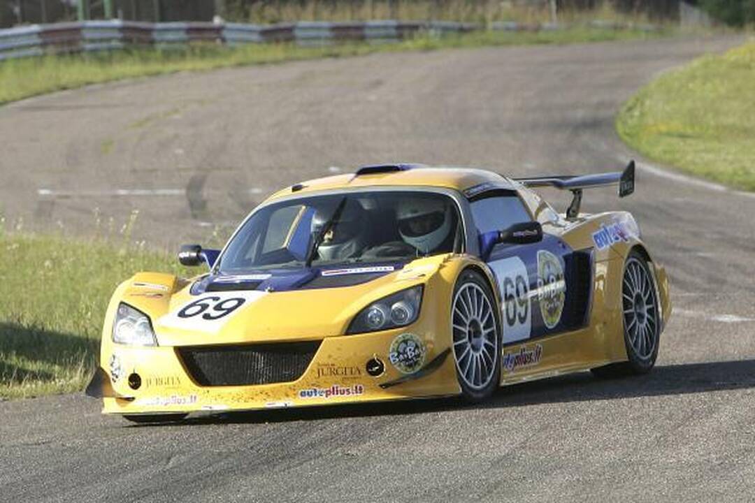 Naujokai: tikimasi, kad "Lotus 116" sėkmingai įveiks 1000 km trasą.